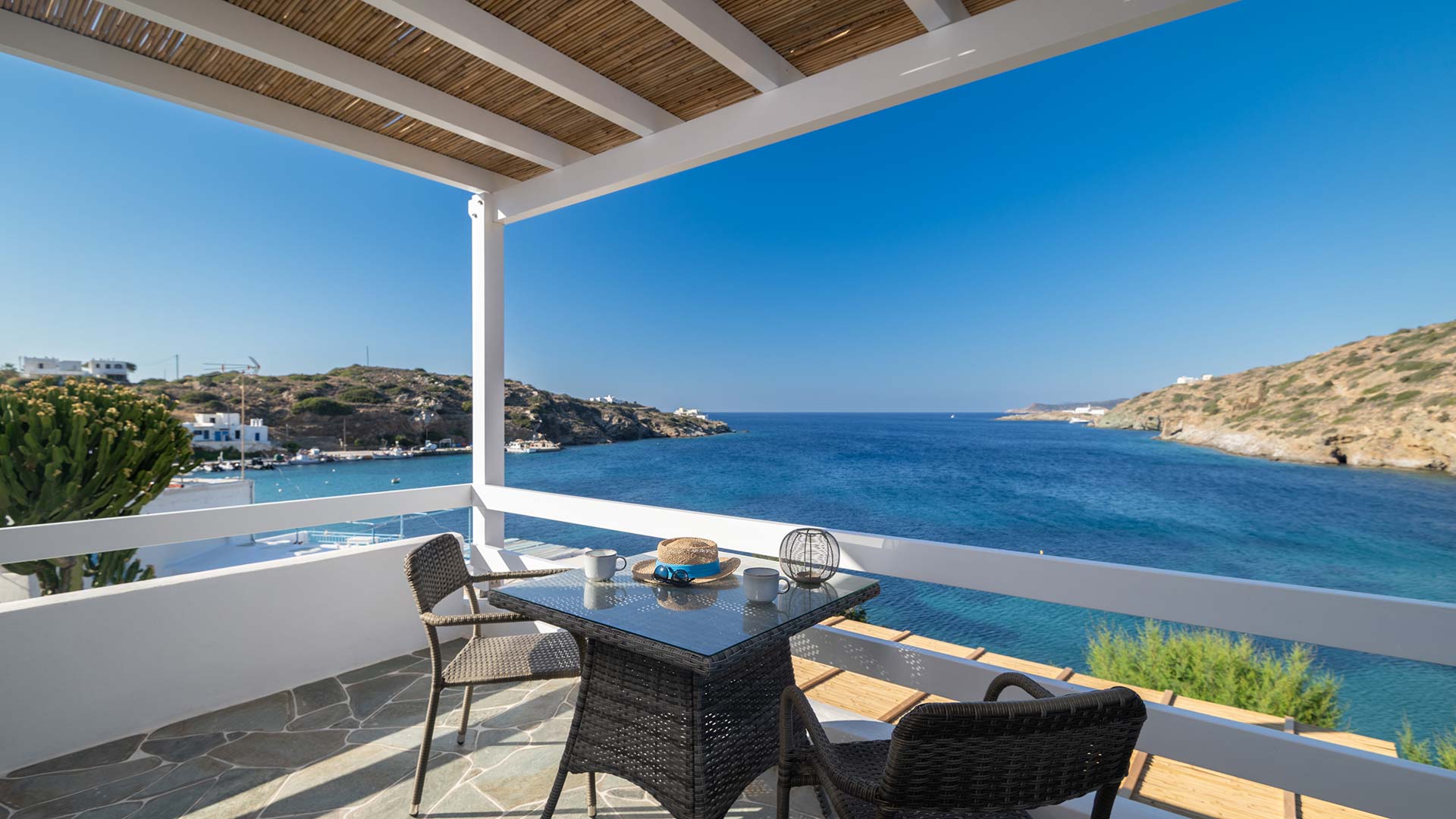 Appartement avec lit double et vue sur la mer