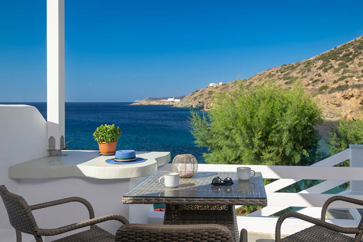 Vue sur la mer et Chrisopigi depuis la terrasse